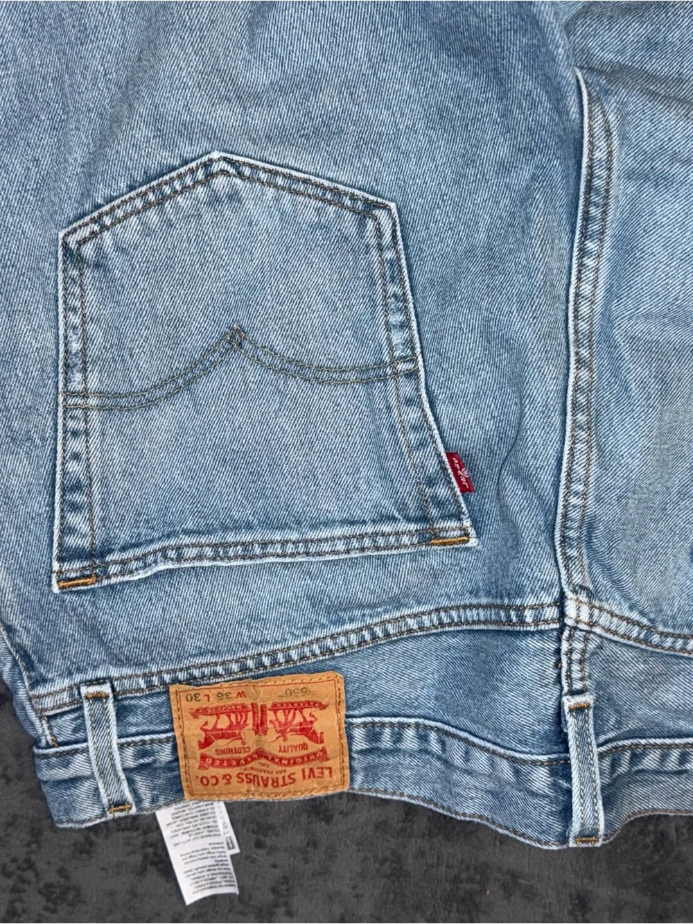 Levi’s 550 Relaxed Fit Distressed Light Wash Jeans Men’s 36x30